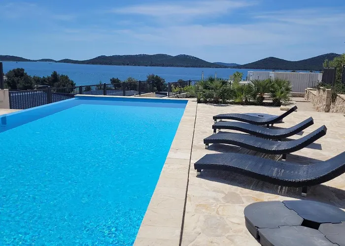 The Sea View With Pool