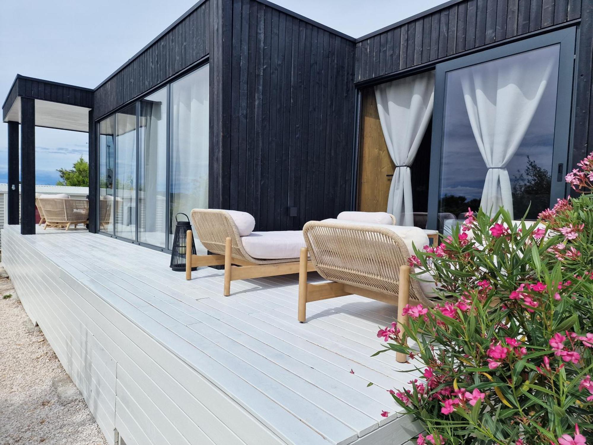 The Sea View With Pool *